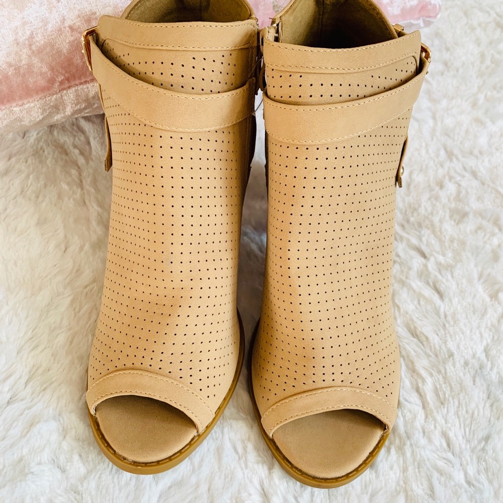 Last one!‼️❗️🆕Taupe Peep Toe Ankle Boots - Picture 4 of 6